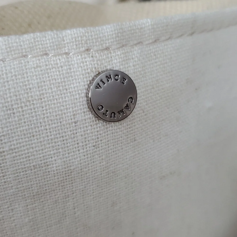 NWOT Vince Camuto Large Canvas Snakeskin print Orla Tote Black / Coconut Cream - Picture 6 of 9